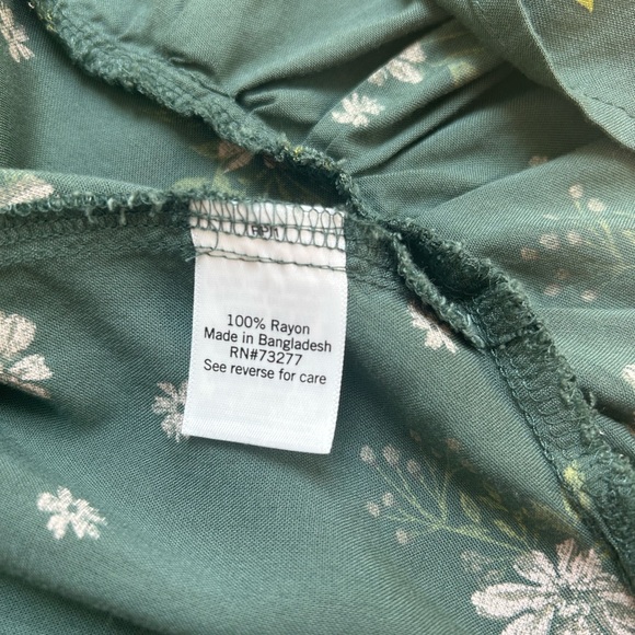 Floral Green Faux-Wrap Hi-Lo Skirt Juniors L - Picture 5 of 6